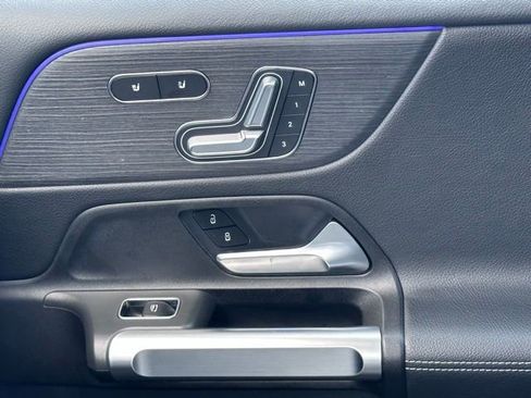 Used 2022 Mercedes-Benz GLB 250 4MATIC image 26