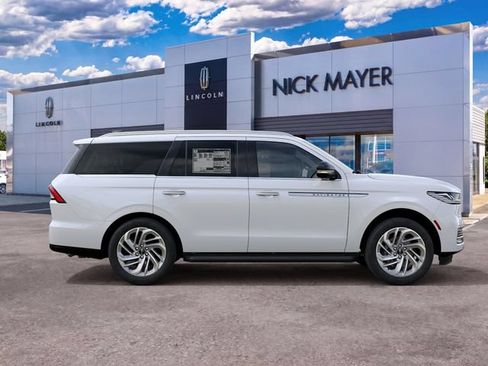 New 2027 Lincoln Navigator Premiere AWD/4WD image 5