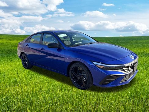 Used 2026 Hyundai Elantra Sport w/ Cargo Package image 7