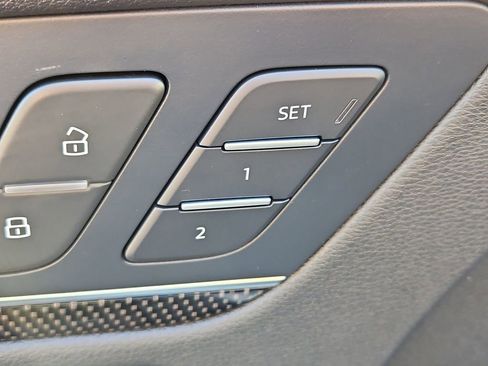 Used 2025 Audi SQ5 Premium Plus w/ Premium Plus Package image 21