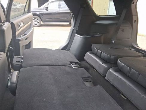 Used 2019 Ford Explorer XLT w/ Equipment Group 202A AWD/4WD image 25