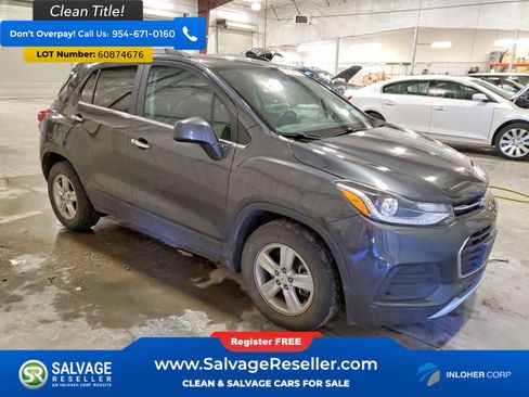 Used 2017 Chevrolet Trax LT w/ LT Convenience Package FWD image 5