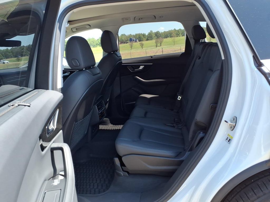 Used 2023 Audi Q7 3.0T Prestige AWD/4WD image 22