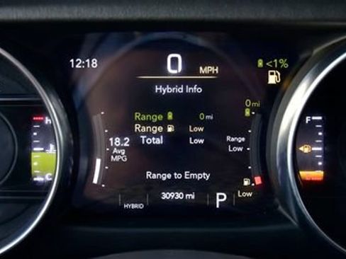 Used 2023 Jeep Wrangler Unlimited Sahara w/ Cold Weather Group AWD/4WD image 34