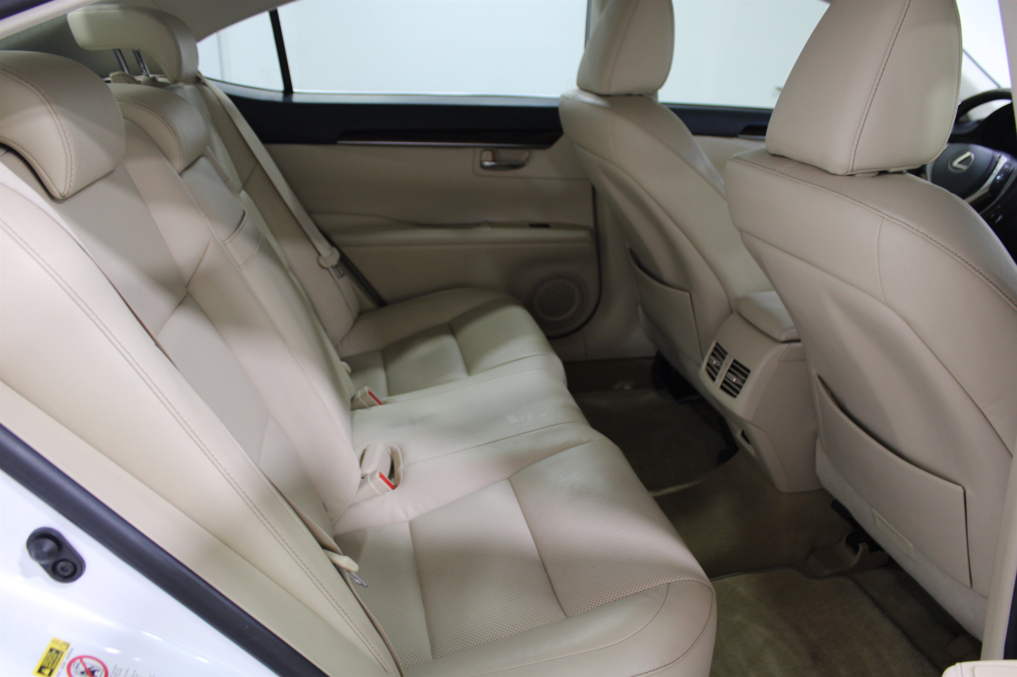 Used 2015 Lexus ES 350 w/ Luxury Package FWD image 32