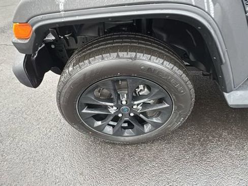 Used 2025 Jeep Wrangler Unlimited Sahara image 36