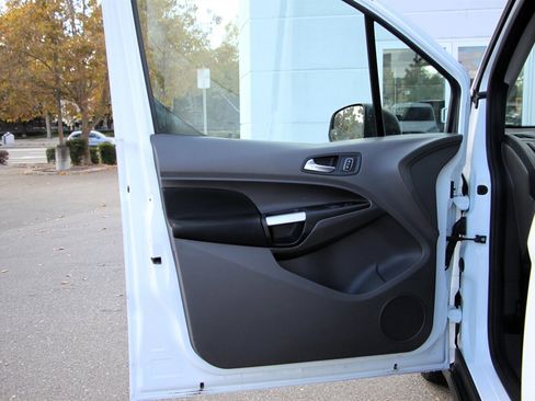 Used 2019 Ford Transit Connect XLT image 11