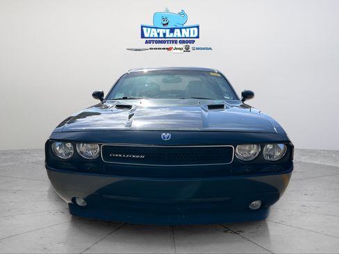 Used 2010 Dodge Challenger SE RWD image 21