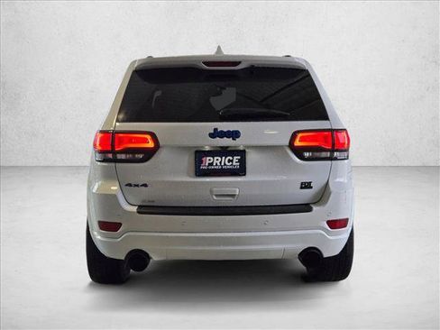 Used 2019 Jeep Grand Cherokee Altitude AWD/4WD image 6