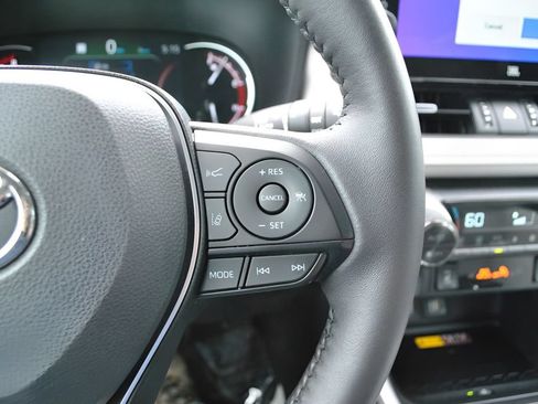 Certified 2023 Toyota RAV4 XLE Premium AWD/4WD image 20