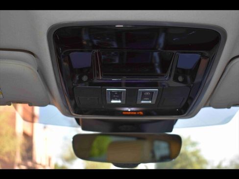 Used 2017 Land Rover Range Rover Sport HSE image 31