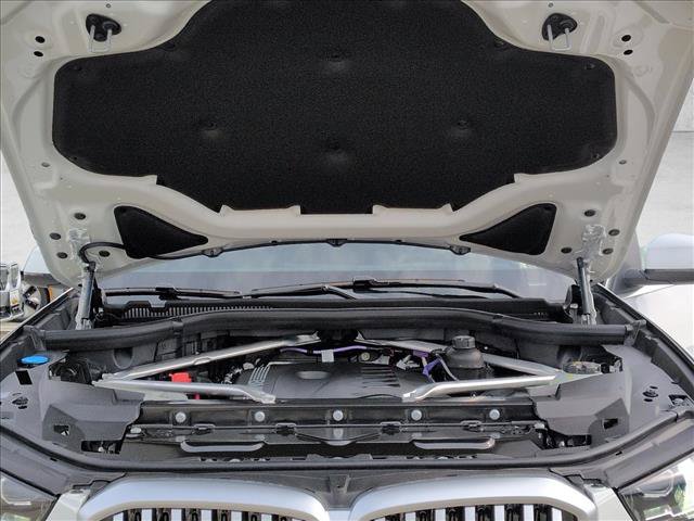 Certified 2026 BMW X5 xDrive40i w/ Climate Comfort Package AWD/4WD image 17