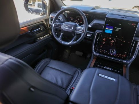 Used 2025 GMC Yukon Denali image 26