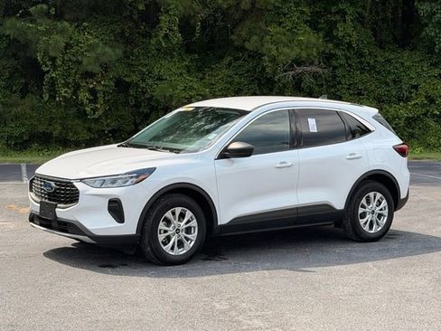 Used 2024 Ford Escape Active FWD image 2