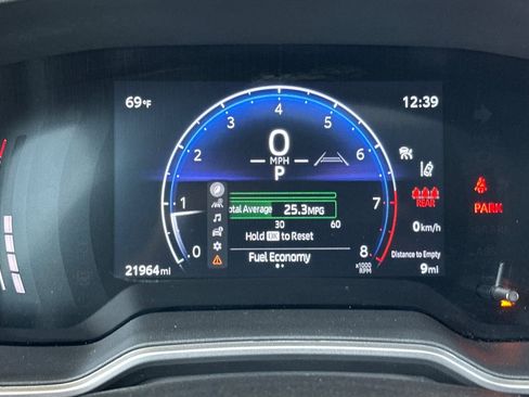 Used 2023 Toyota Corolla Cross XLE w/ Convenience Package FWD image 23