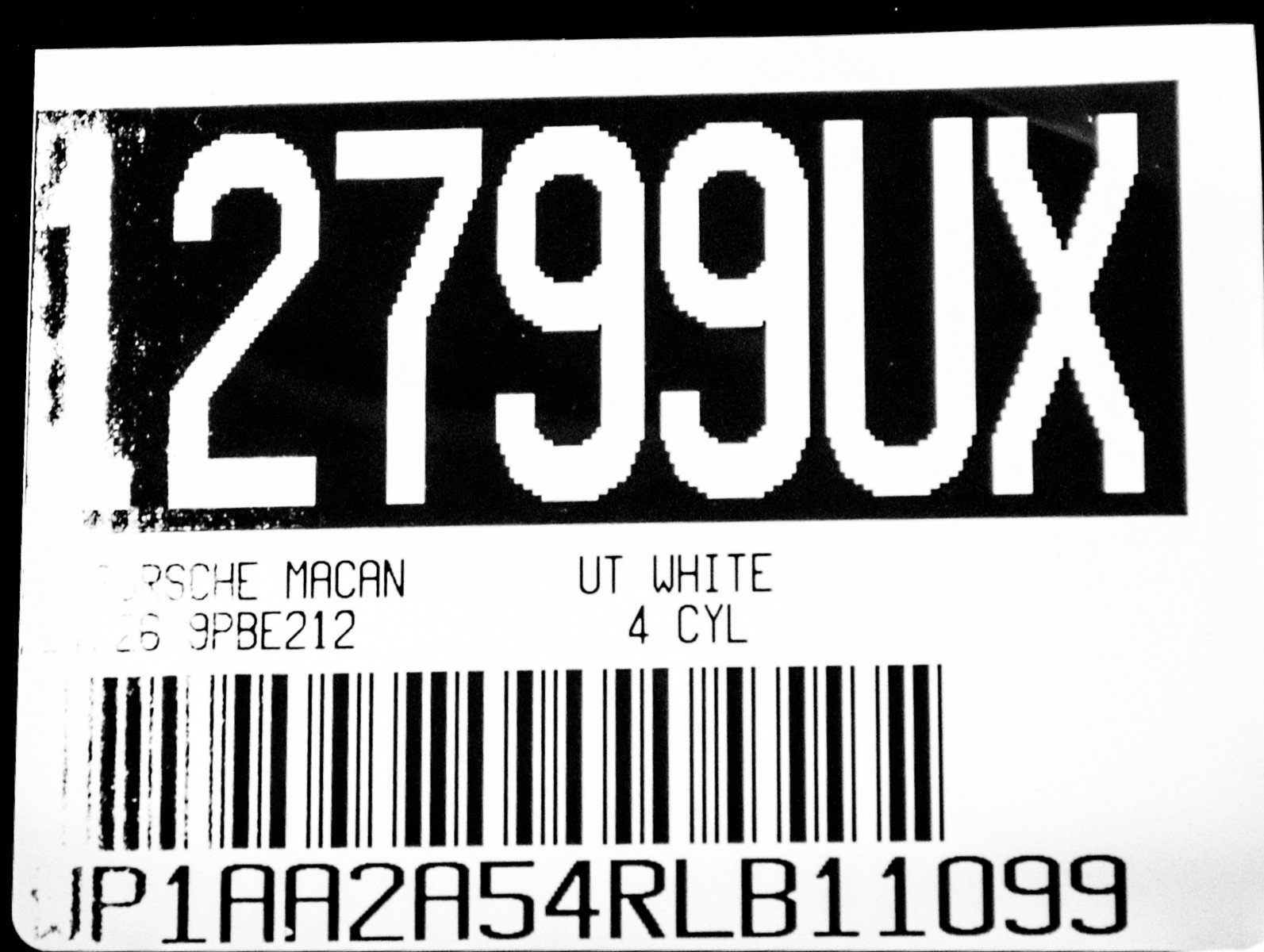 Certified 2024 Porsche Macan AWD/4WD image 32