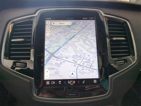 Used 2025 Volvo XC90 B6 Plus image 22