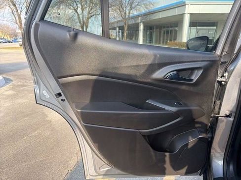 Used 2025 Chevrolet Trax RS w/ Driver Confidence Package image 32