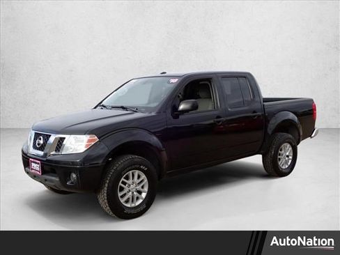Used 2018 Nissan Frontier SV image 1