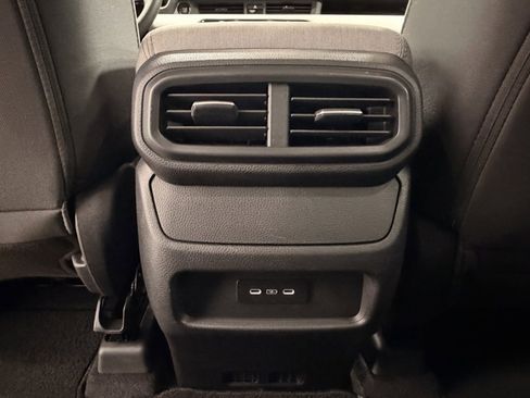 Used 2024 Honda Pilot LX image 17