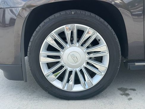 Used 2015 Cadillac Escalade ESV Platinum AWD/4WD image 33