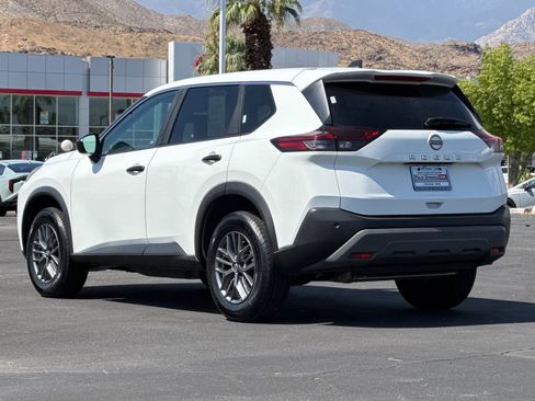 Used 2023 Nissan Rogue S image 5