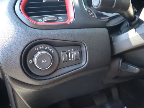 Used 2023 Jeep Renegade Trailhawk image 13