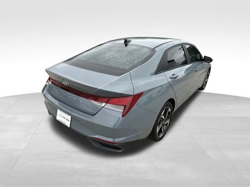 Used 2023 Hyundai Elantra SEL w/ Convenience Package image 5