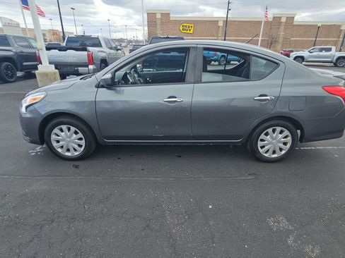 Used 2018 Nissan Versa SV FWD image 6