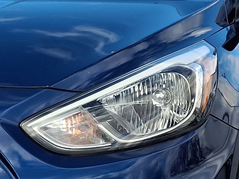 Used 2015 Hyundai Accent GLS w/ Option Group 02 image 11