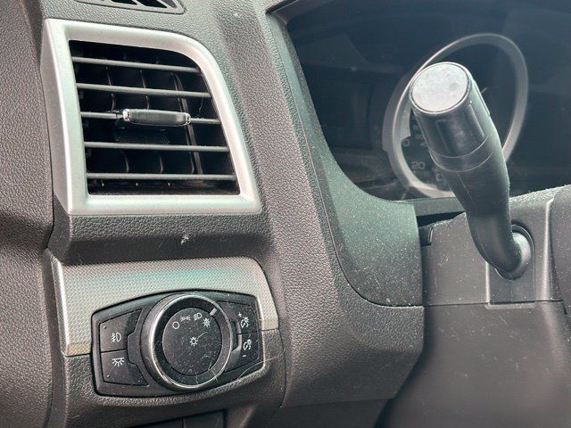 Used 2014 Ford Explorer XLT w/ Equipment Group 202A AWD/4WD image 25