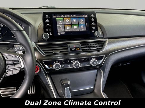 Used 2018 Honda Accord Sport image 9