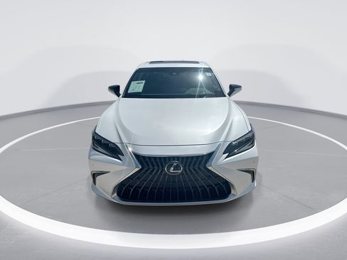 Used 2024 Lexus ES 300h Ultra Luxury w/ Accessory Package (Z2) FWD image 10