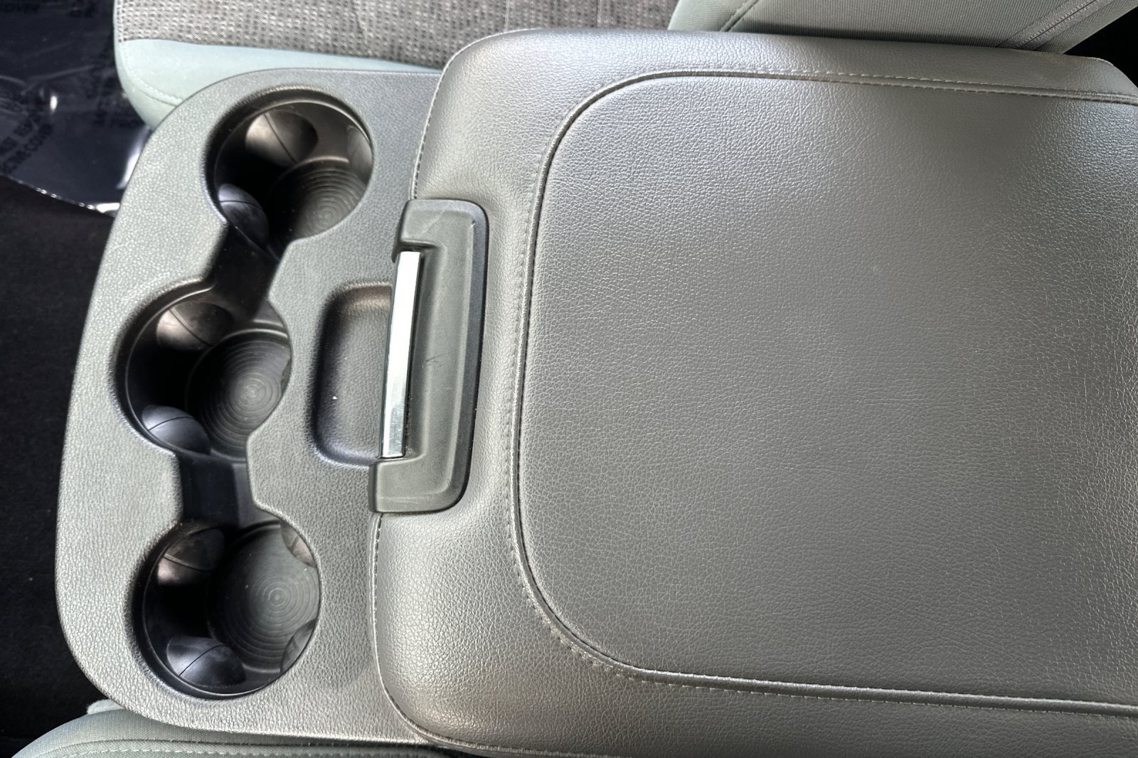 Used 2018 RAM 1500 Classic SLT AWD/4WD image 32