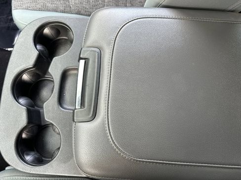 Used 2018 RAM 1500 Classic SLT image 32