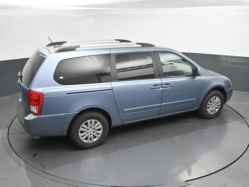 Used 2012 Kia Sedona LX FWD image 24
