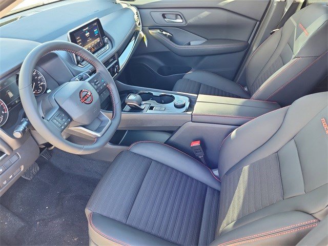 Used 2026 Nissan Rogue SV AWD/4WD image 7