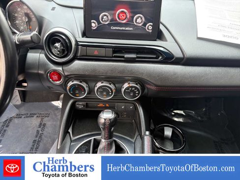 Used 2018 MAZDA MX-5 Miata RF Grand Touring RWD image 17
