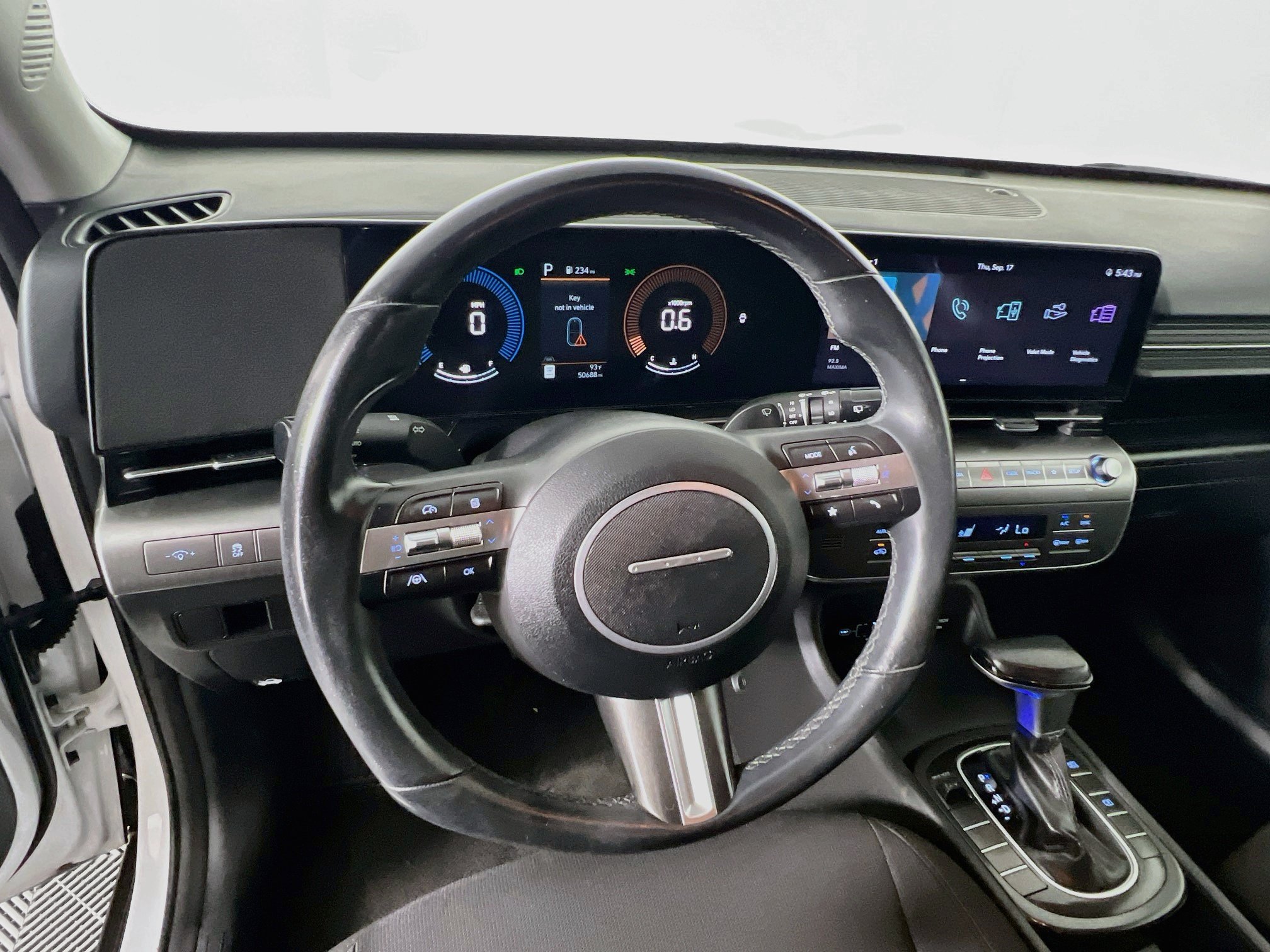 Used 2024 Hyundai Kona SEL FWD image 17