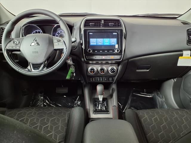 Used 2024 Mitsubishi Outlander Sport LE AWD/4WD image 12