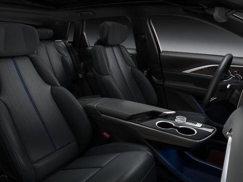 New 2025 Cadillac Lyriq Luxury image 25