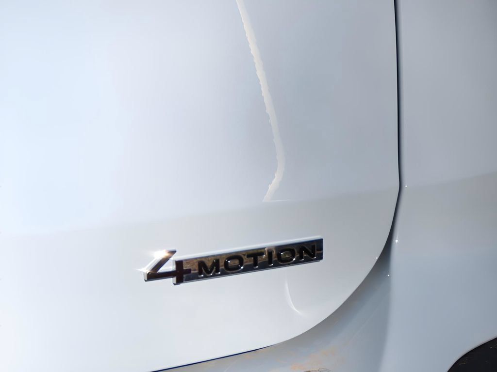 New 2025 Volkswagen Taos SE AWD/4WD image 35
