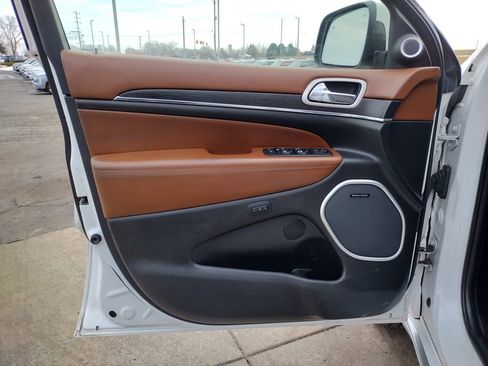 Used 2020 Jeep Grand Cherokee Summit w/ Platinum Series Group image 22