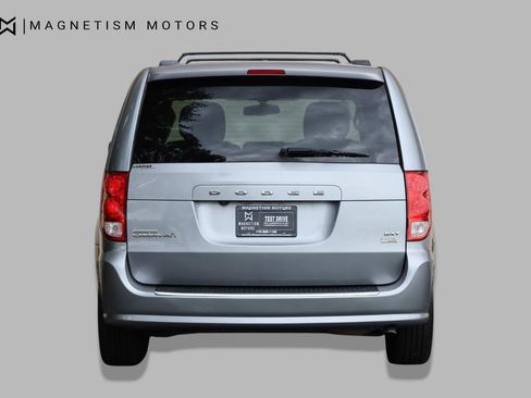 Used 2017 Dodge Grand Caravan SXT FWD image 7