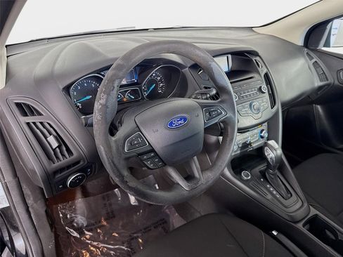 Used 2016 Ford Focus SE FWD image 9