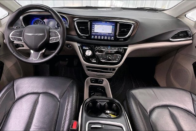 Used 2019 Chrysler Pacifica Touring-L Plus w/ Advanced Safetytec Group FWD image 14