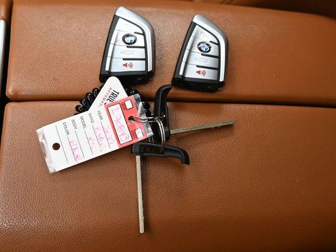 Used 2022 BMW X5 xDrive40i AWD/4WD image 31