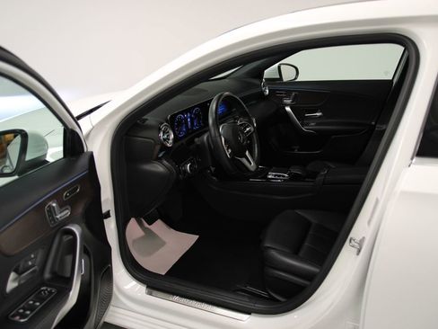 Used 2019 Mercedes-Benz A 220 4MATIC image 13