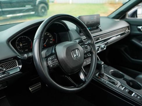 Used 2025 Honda Civic Sport image 6