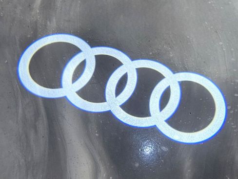Used 2023 Audi Q3 2.0T Premium w/ Convenience Package AWD/4WD image 18
